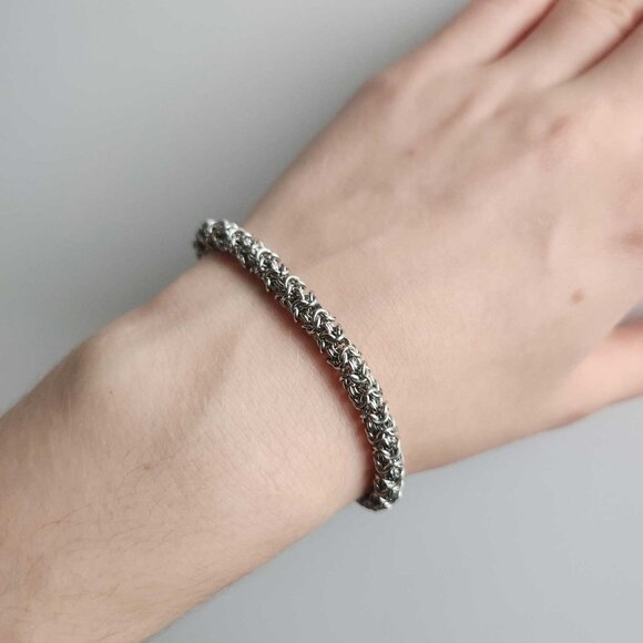 Classic vintage medieval turkish round weave chain mail silver mini bracelet - Picture 9 of 9